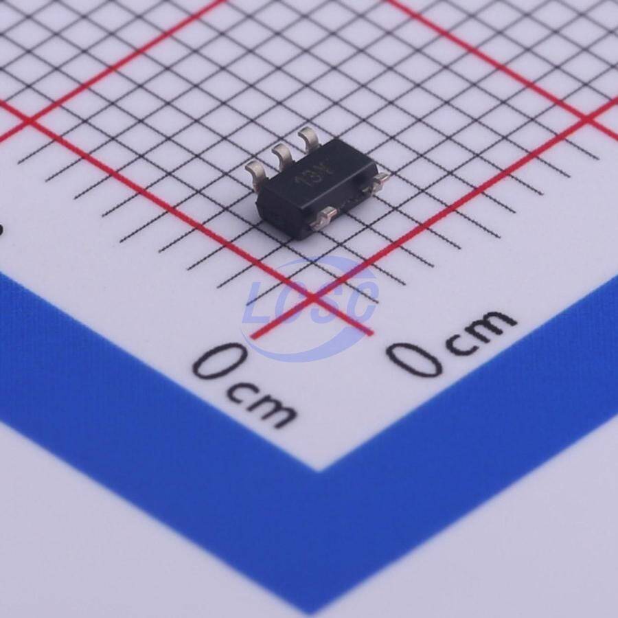 MICROCHIP MIC5233YM5-TR - 2