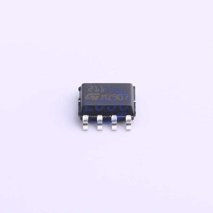 ST LM211DT - 3