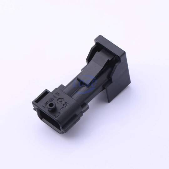 TE Connectivity 1-965421-1 - 3