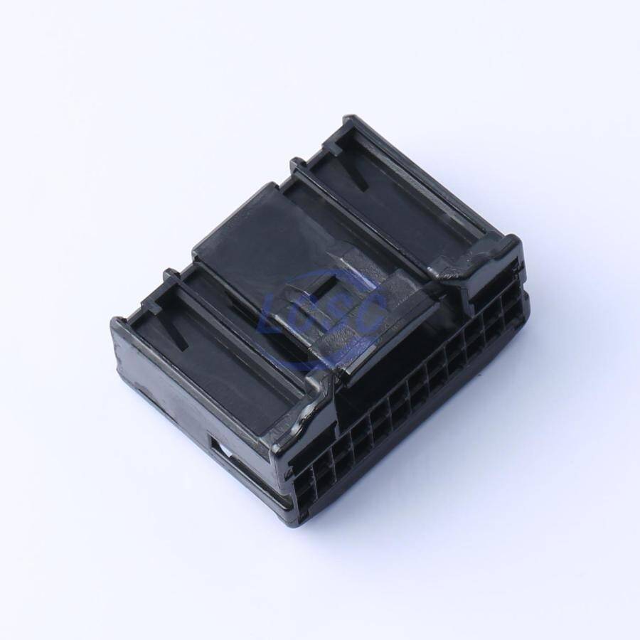 TE Connectivity 1379668-1 - 3