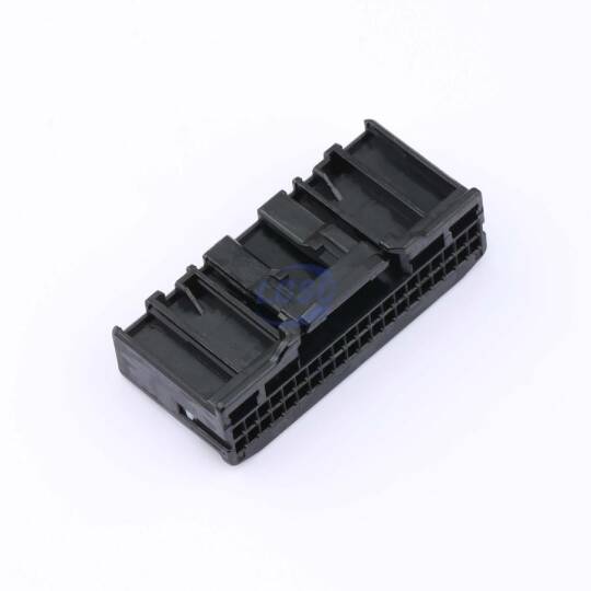 TE Connectivity 1379671-1 - 3