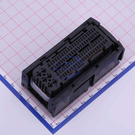 TE Connectivity 3-1355136-3 - 2